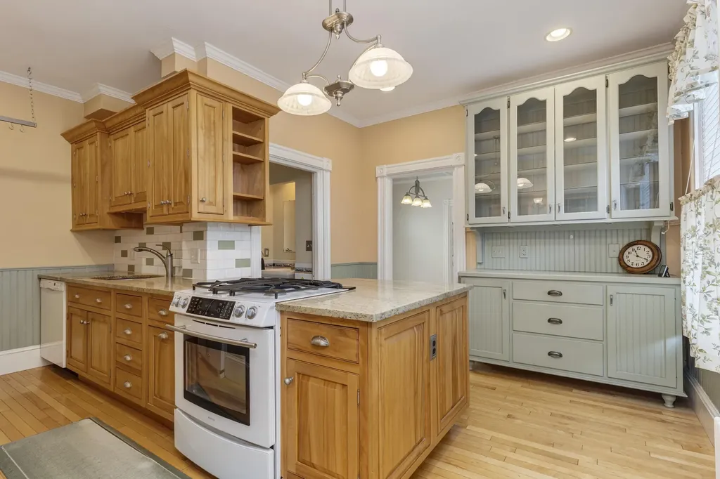 259 Spring Street Portland ME 04102