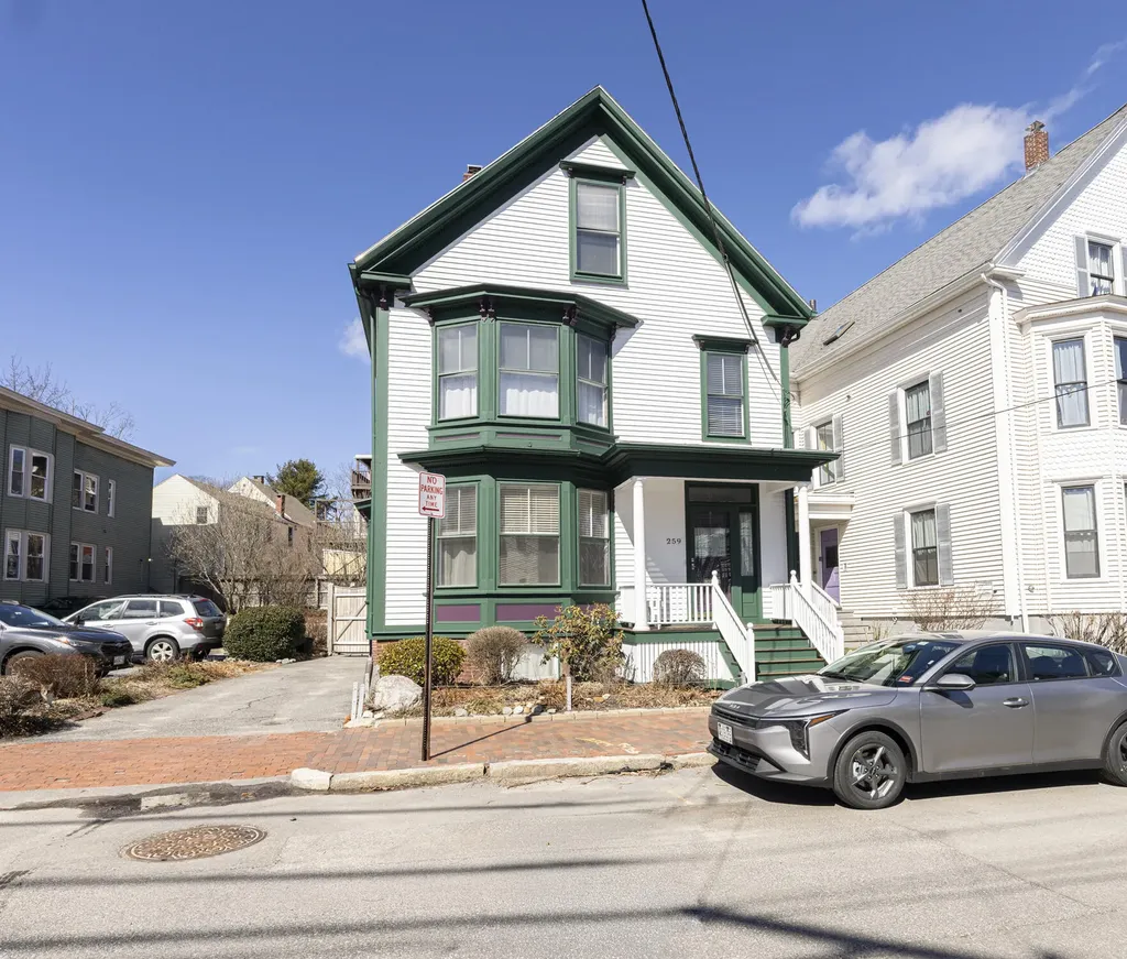 259 Spring Street Portland ME 04102