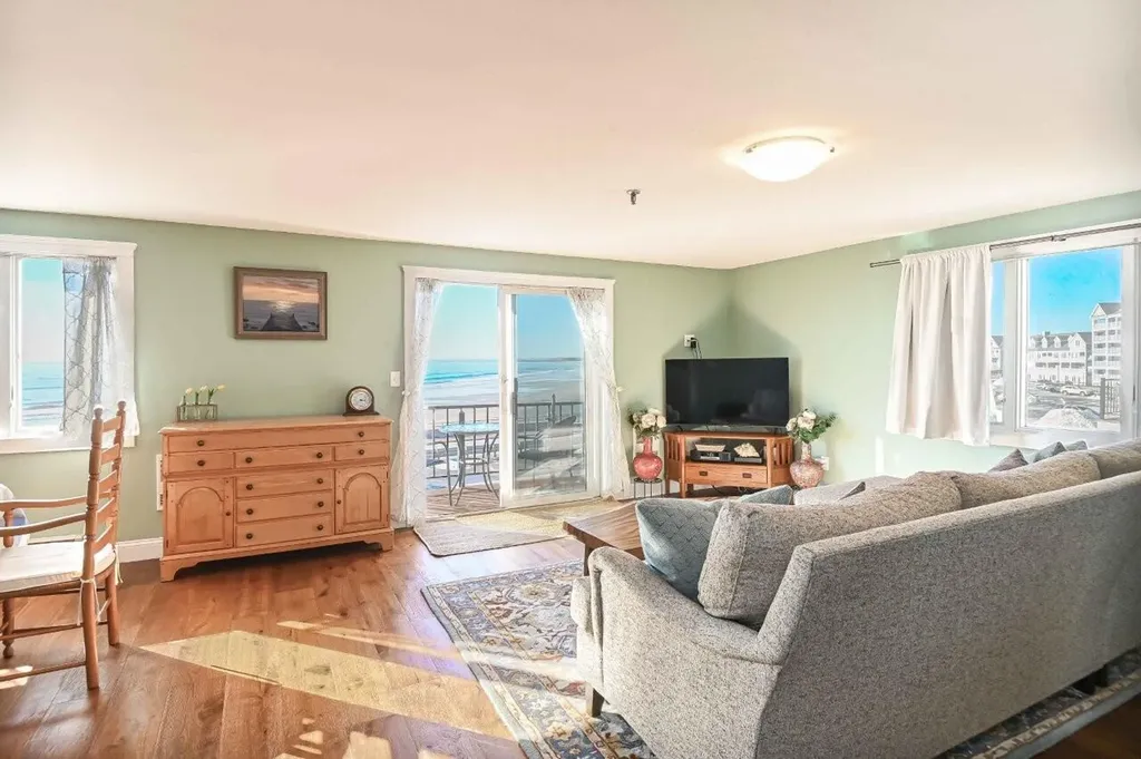 407 Ocean Boulevard Hampton NH 03842