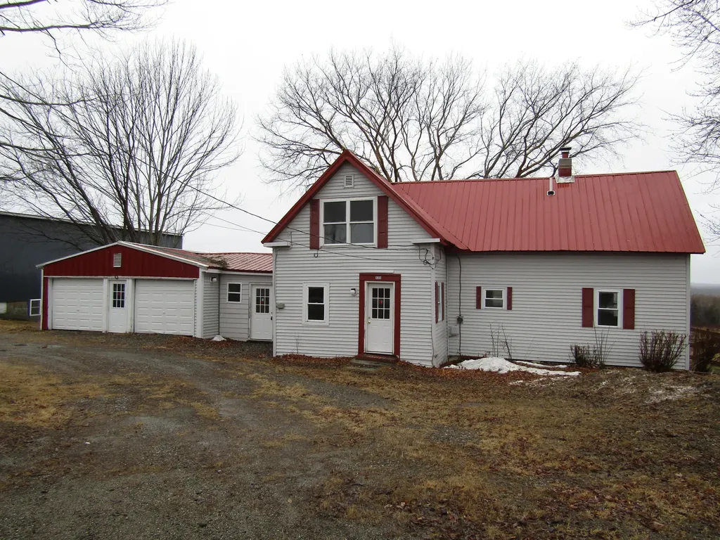 535 Enfield Road Lincoln ME 04457