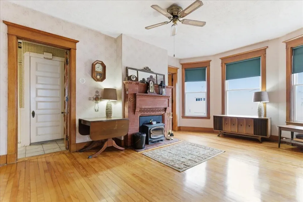 14 Taylor Street Auburn ME 04210