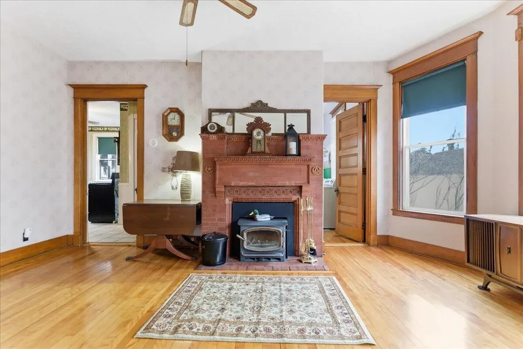 14 Taylor Street Auburn ME 04210