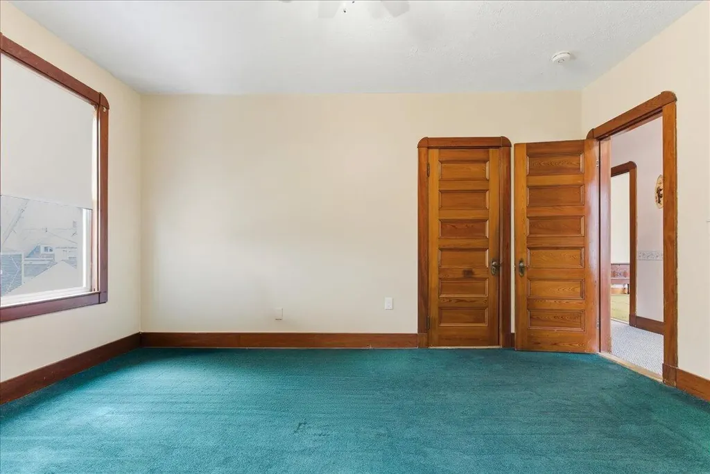 14 Taylor Street Auburn ME 04210