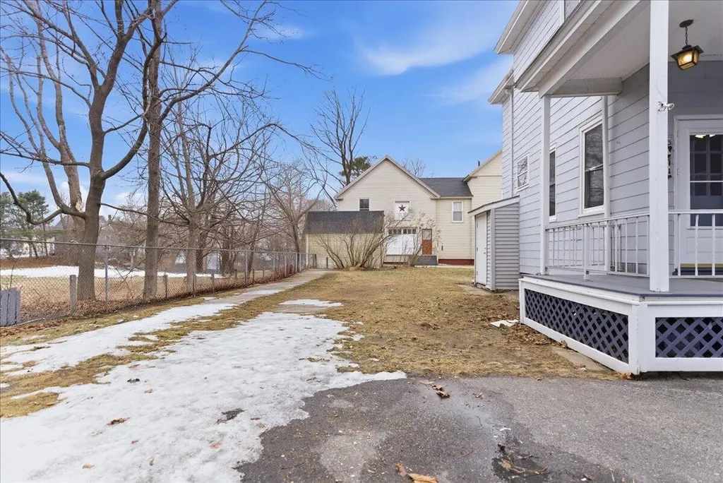 14 Taylor Street Auburn ME 04210