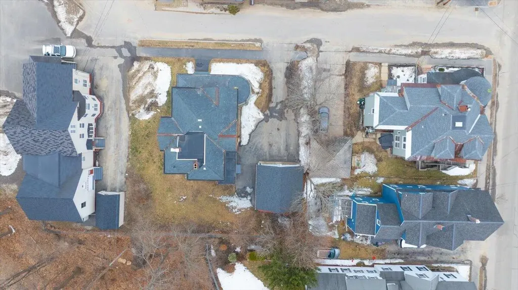 14 Taylor Street Auburn ME 04210
