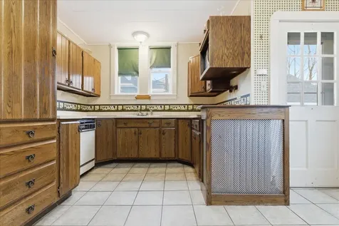 14 Taylor Street Auburn ME 04210