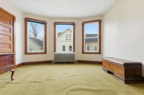 14 Taylor Street Auburn ME 04210
