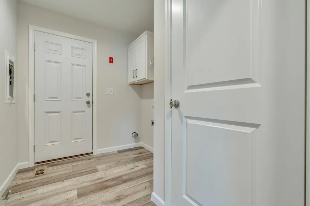 8 Colony Way Kittery ME 03904