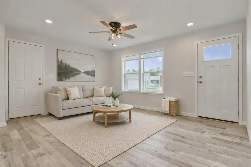 8 Colony Way Kittery ME 03904