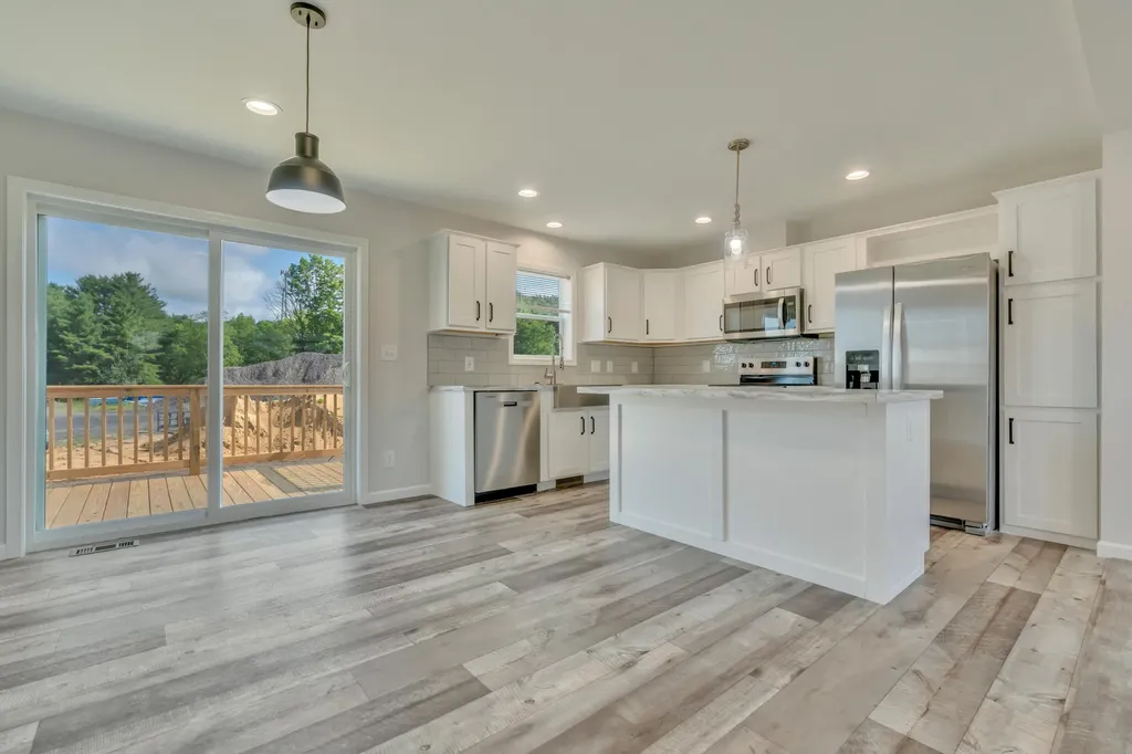 8 Colony Way Kittery ME 03904