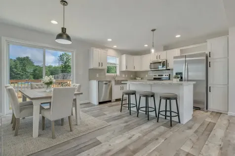 8 Colony Way Kittery ME 03904
