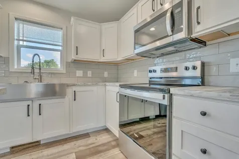 8 Colony Way Kittery ME 03904