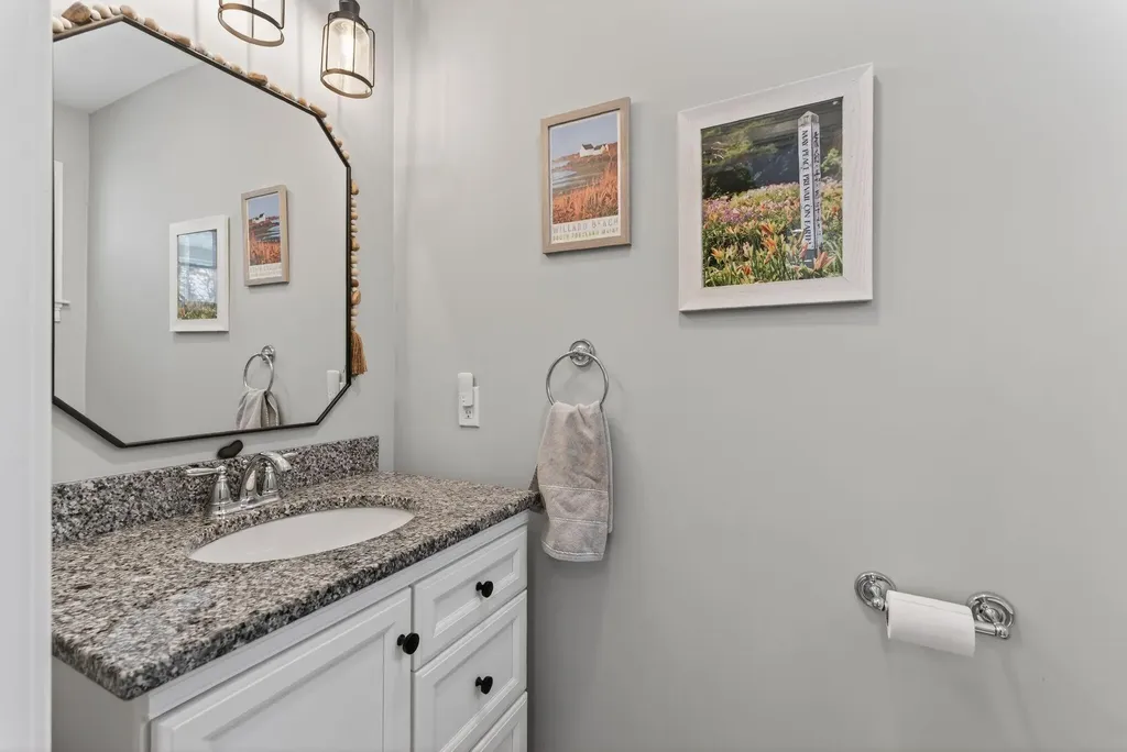 12 Robinson Road Scarborough ME 04074