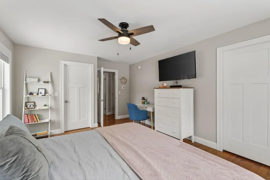 12 Robinson Road Scarborough ME 04074