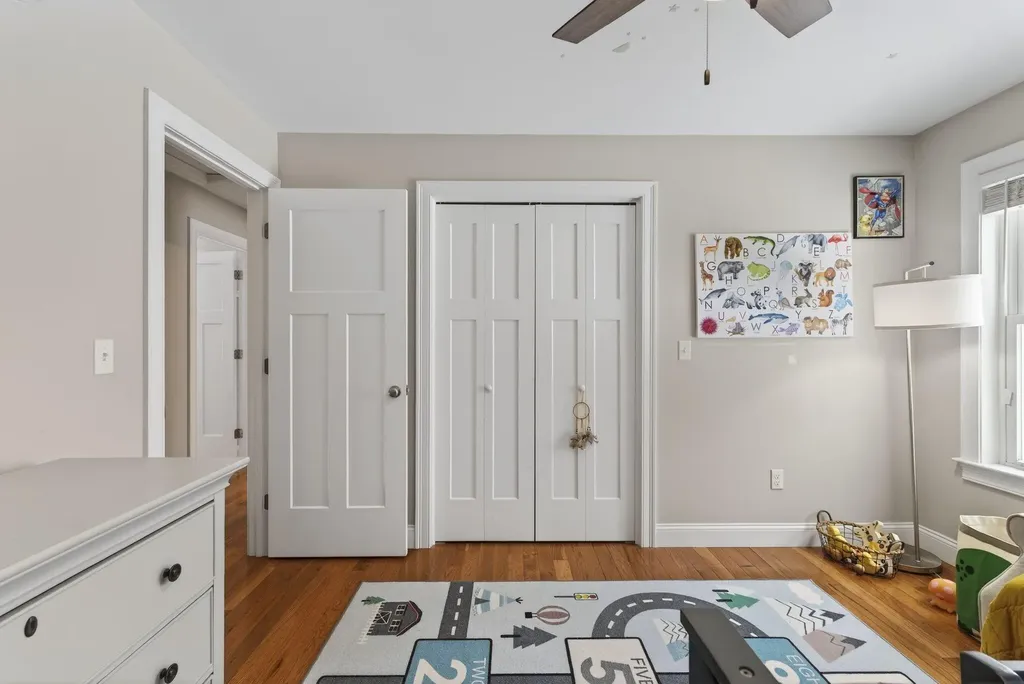 12 Robinson Road Scarborough ME 04074