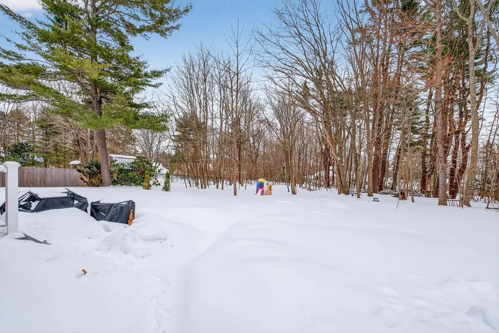 12 Robinson Road Scarborough ME 04074