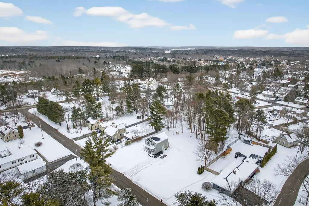 12 Robinson Road Scarborough ME 04074