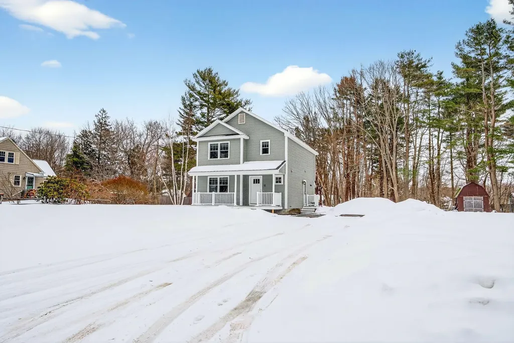 12 Robinson Road Scarborough ME 04074