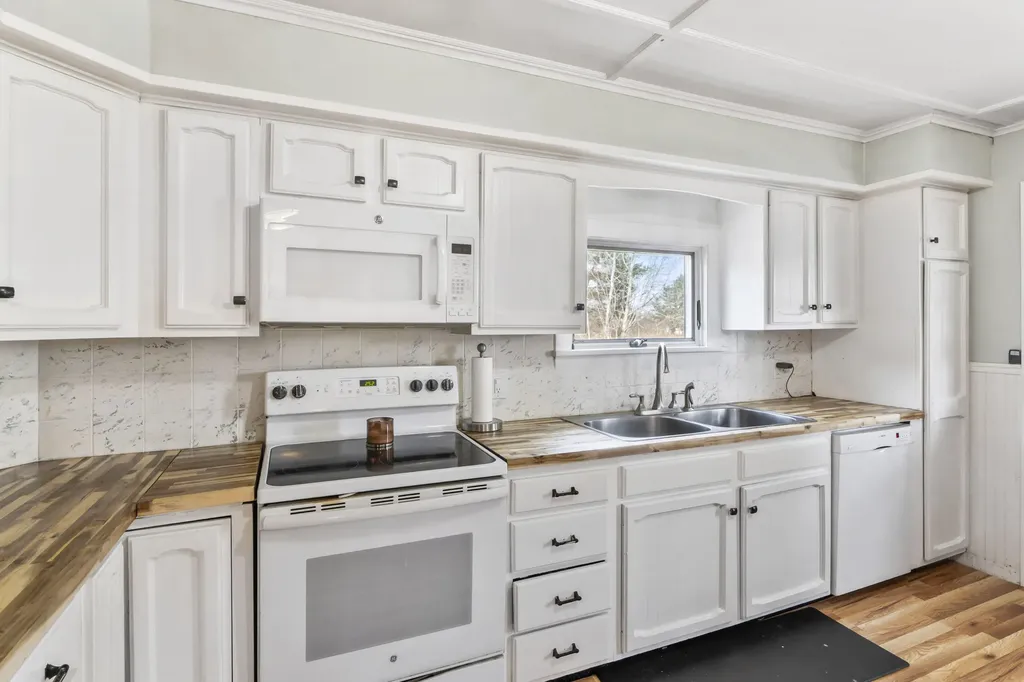 5 Webb Road Waterville ME 04901