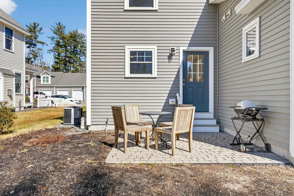 17 Webhannet Place Kennebunk ME 04043