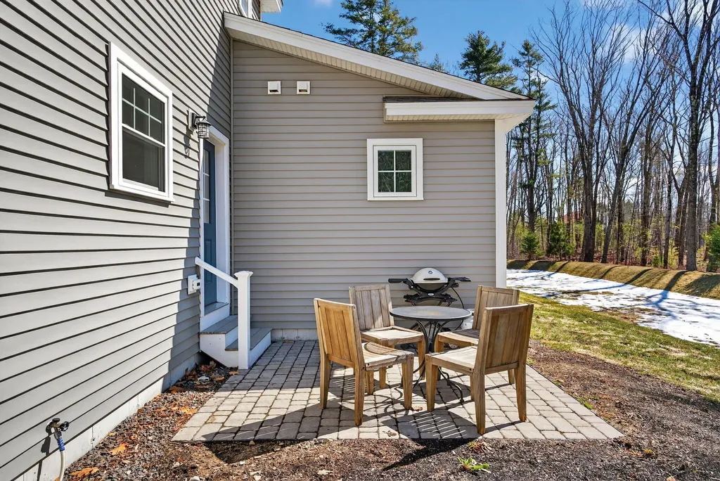 17 Webhannet Place Kennebunk ME 04043