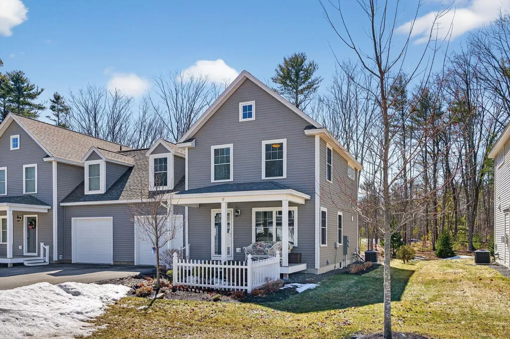 17 Webhannet Place Kennebunk ME 04043