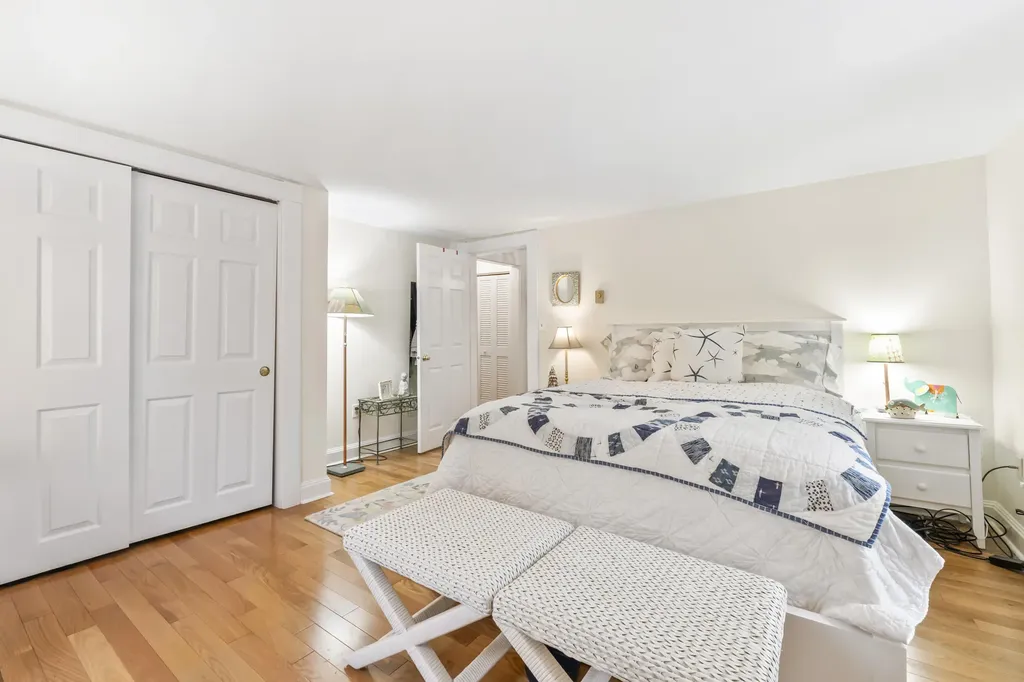 589 York Street York ME 03909