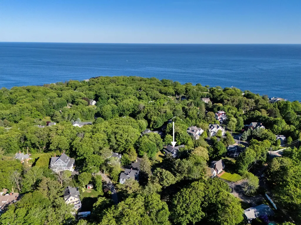 589 York Street York ME 03909