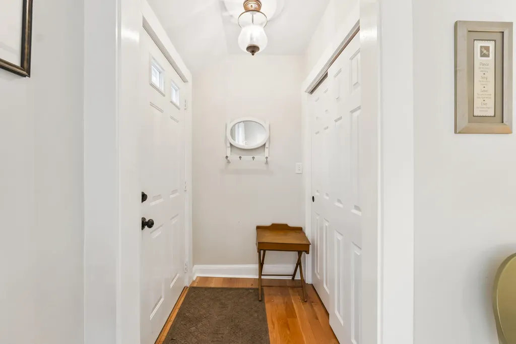 589 York Street York ME 03909