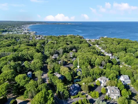 589 York Street York ME 03909