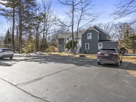 589 York Street York ME 03909