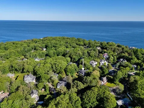 589 York Street York ME 03909