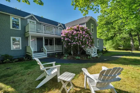 589 York Street York ME 03909