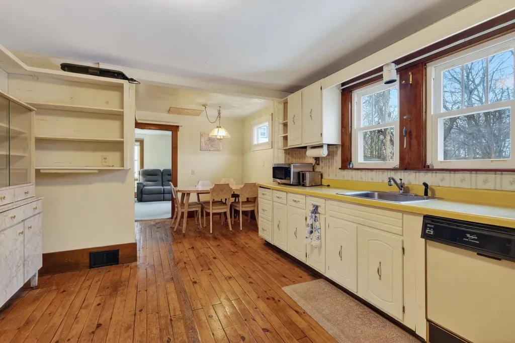 26 Vernon Street Saco ME 04072
