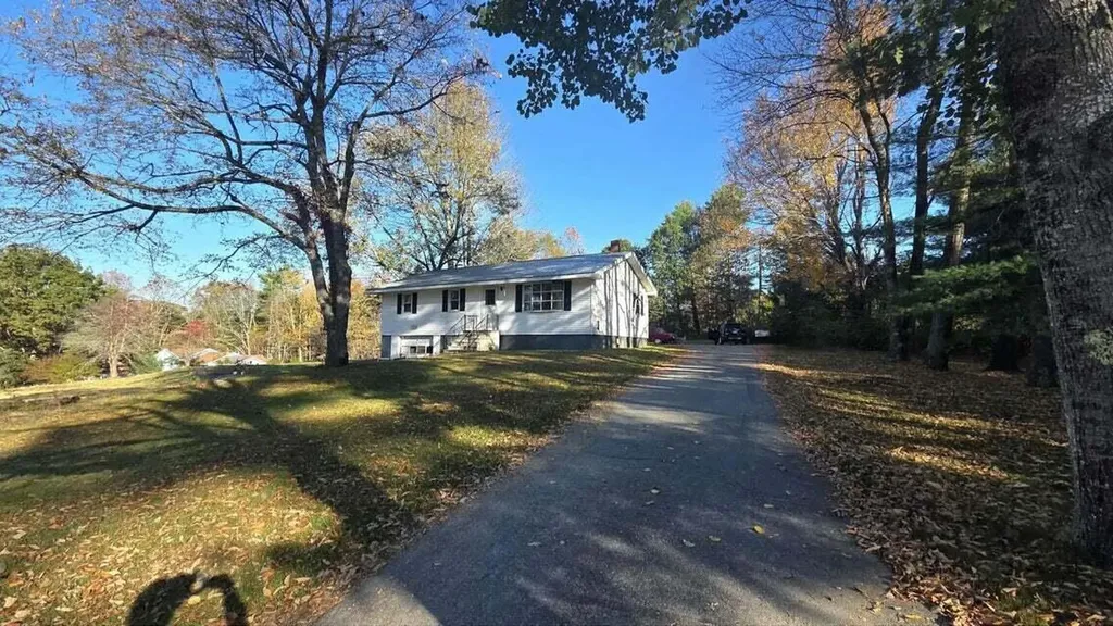9 Pine Grove Drive Mount Vernon ME 04352