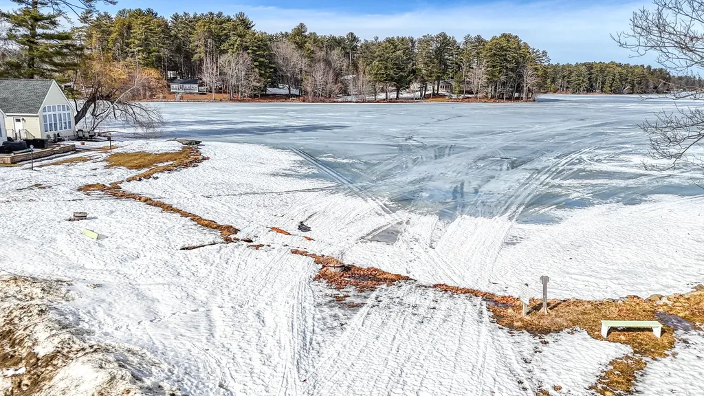 28 Lintonia Drive Litchfield ME 04350