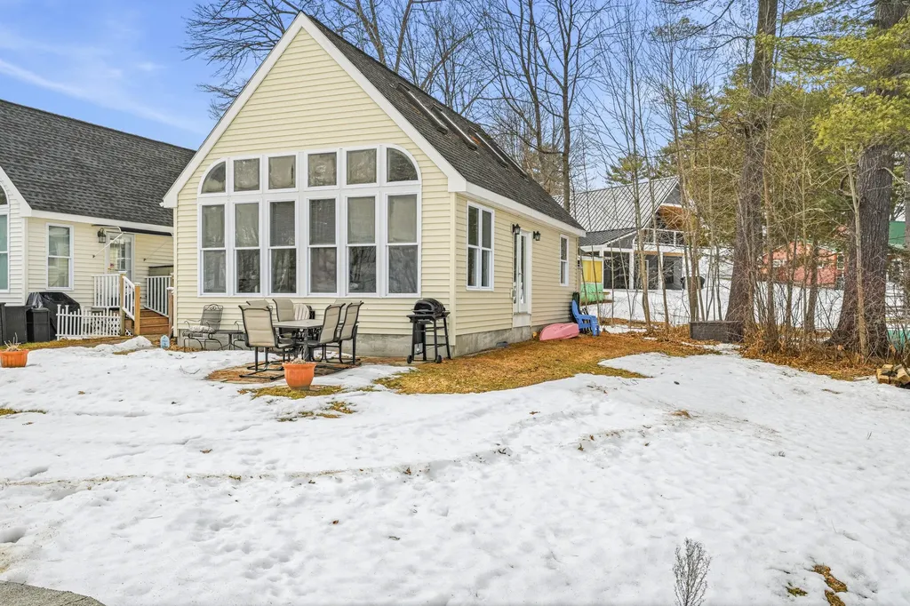 28 Lintonia Drive Litchfield ME 04350