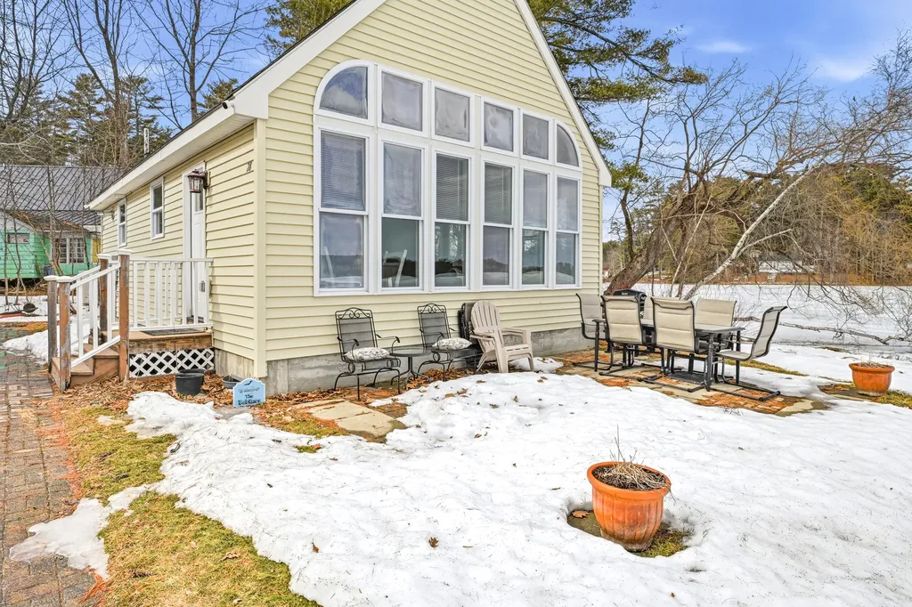 28 Lintonia Drive Litchfield ME 04350