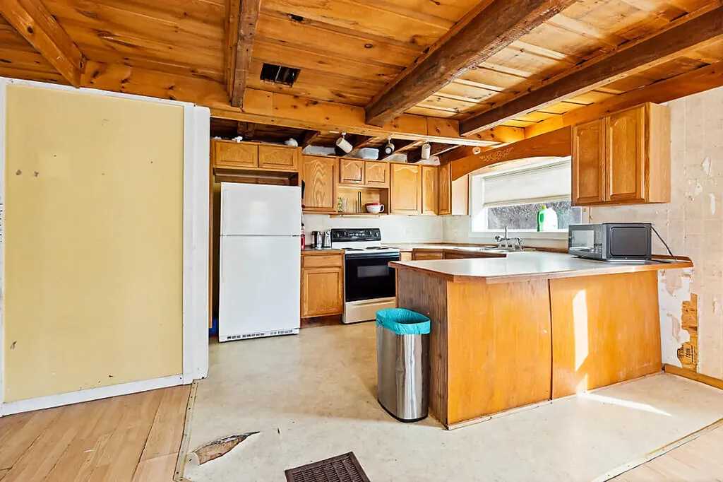 16 Maple Street Vassalboro ME 04989