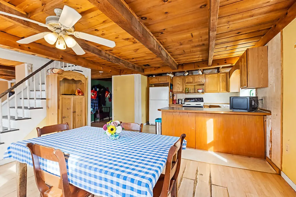 16 Maple Street Vassalboro ME 04989