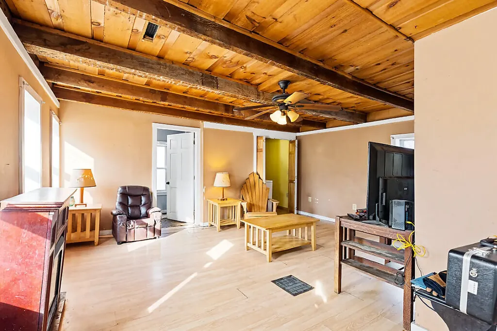 16 Maple Street Vassalboro ME 04989