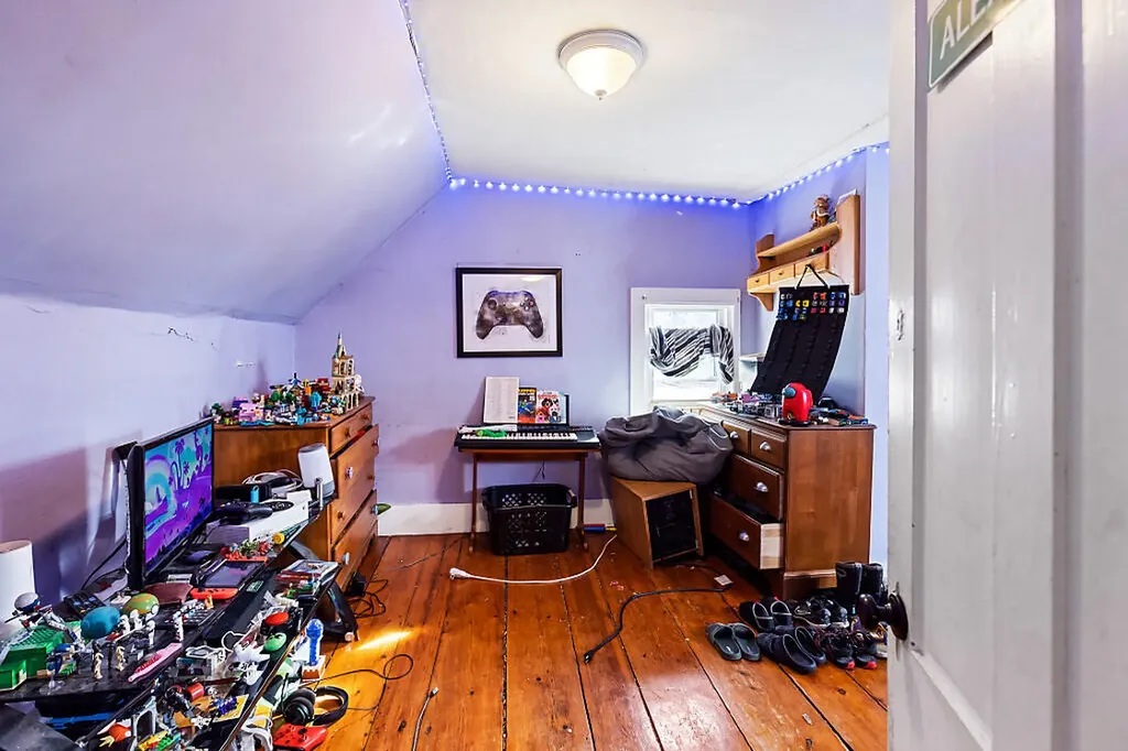 16 Maple Street Vassalboro ME 04989
