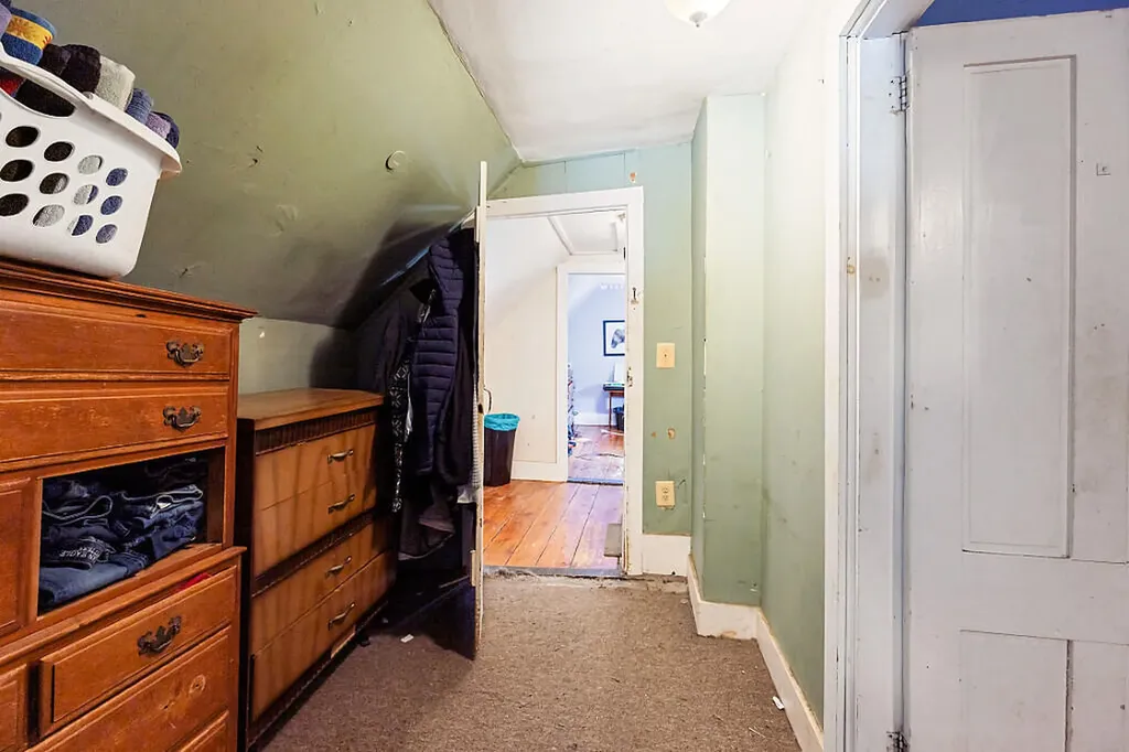 16 Maple Street Vassalboro ME 04989