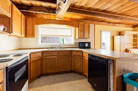 16 Maple Street Vassalboro ME 04989
