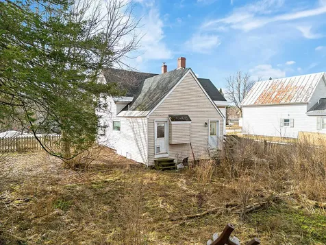 16 Maple Street Vassalboro ME 04989
