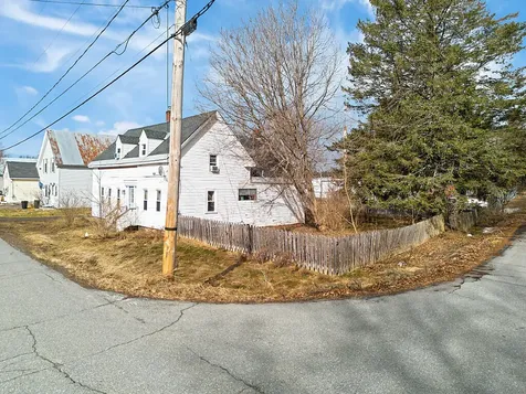 16 Maple Street Vassalboro ME 04989