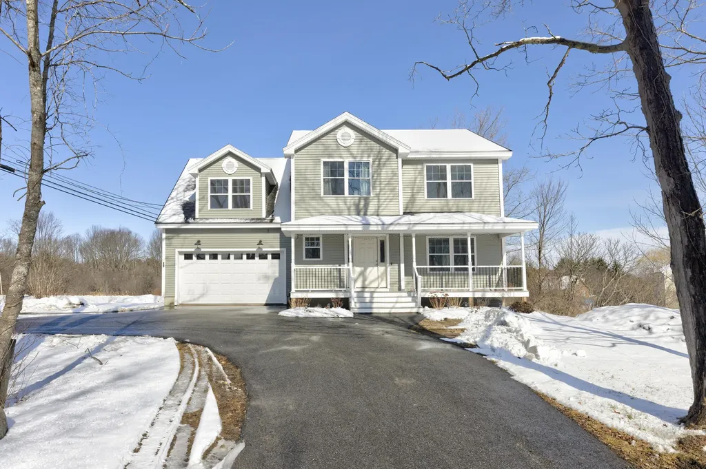 81 Queen Street Gorham ME 04038