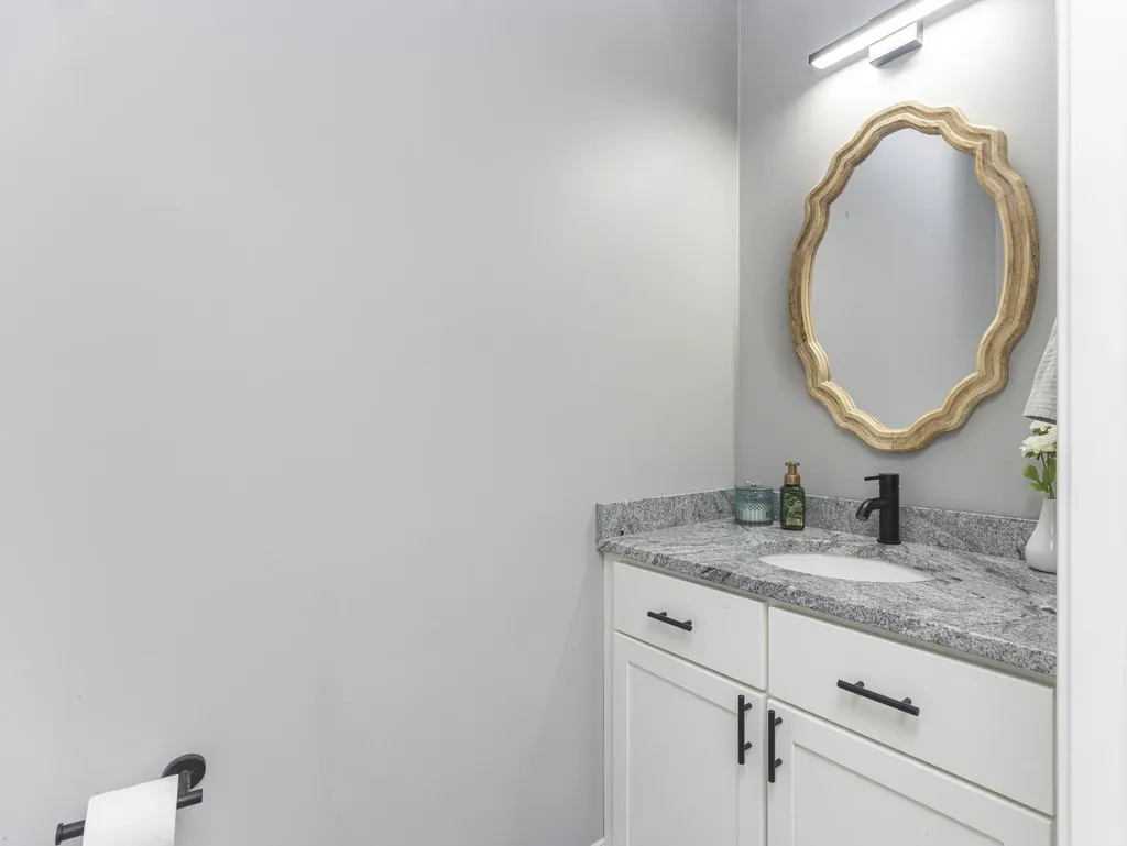 81 Queen Street Gorham ME 04038