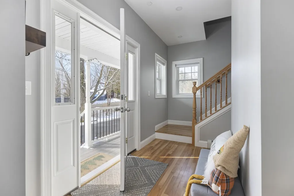 81 Queen Street Gorham ME 04038