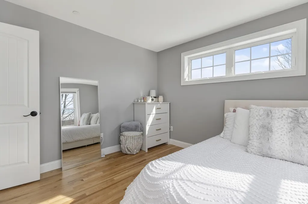 81 Queen Street Gorham ME 04038